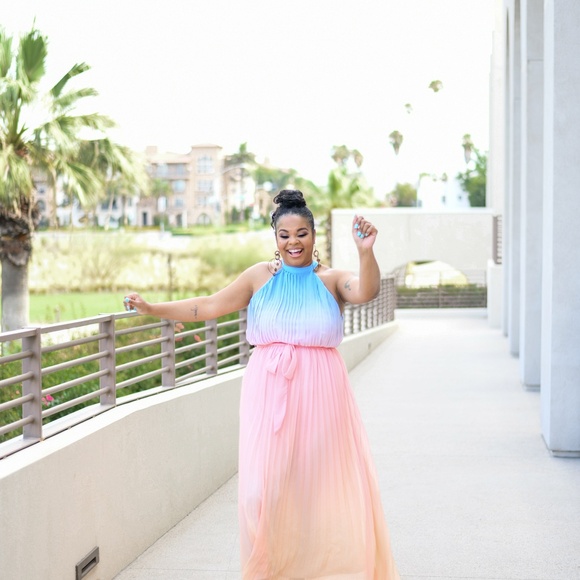 Women's Maxi Dress - Picture 5 of 5